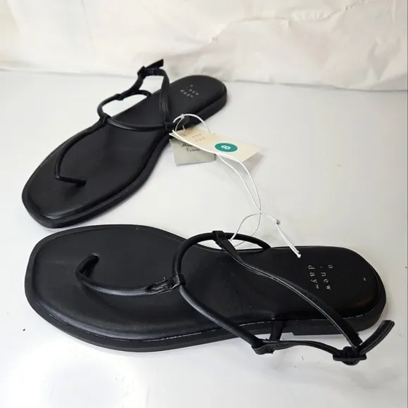 Elegant Women’s Tiffany Thong Sandals Open-toes Thong Sandals Universal Thread
