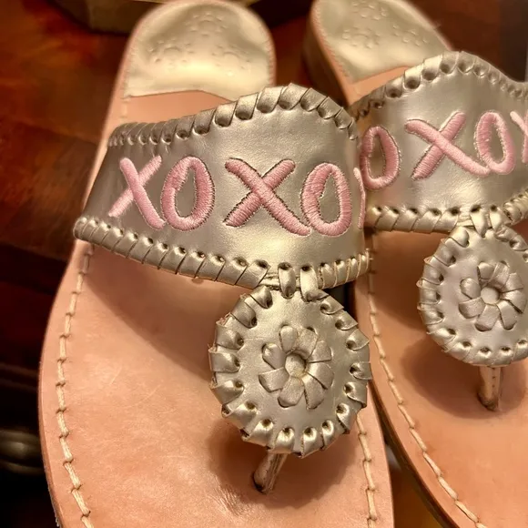 EUC Jack Rogers Gold Pink Embroidered XOXOXO Navajo Thong Sandals Size 8 M