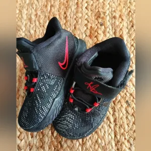 EUC - Kyrie Irving Childrens 6 Sneakers (IB-13)