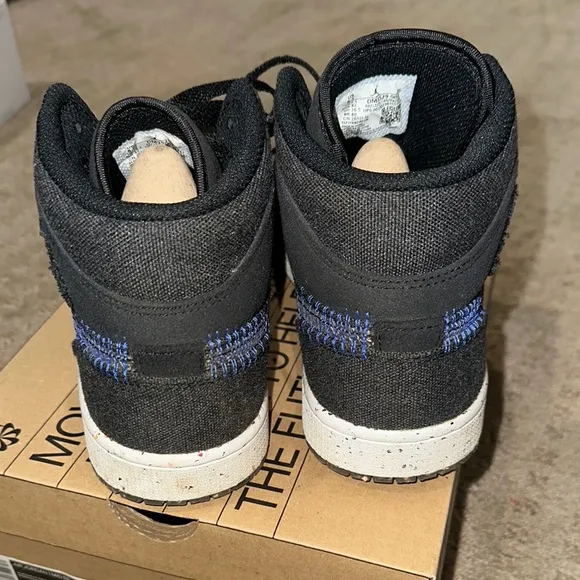 EUC- Nike Black Nike Sneakers with Box