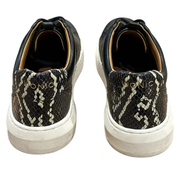 EUC - Vionic Simasa Stingray Snake Print Sneakers - Size 9.5