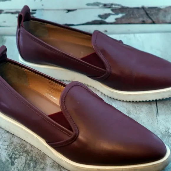 Everlane Italian Leather Burgundy street shoe loafer slip on flats