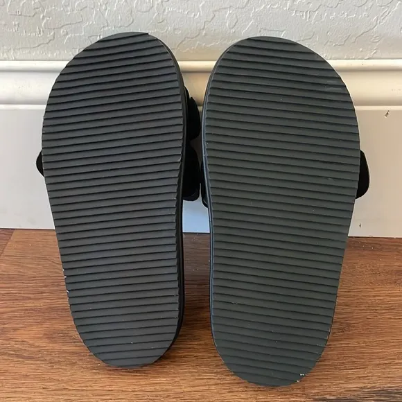FARM Rio Monstera Leaf Statement Slide Sandals
