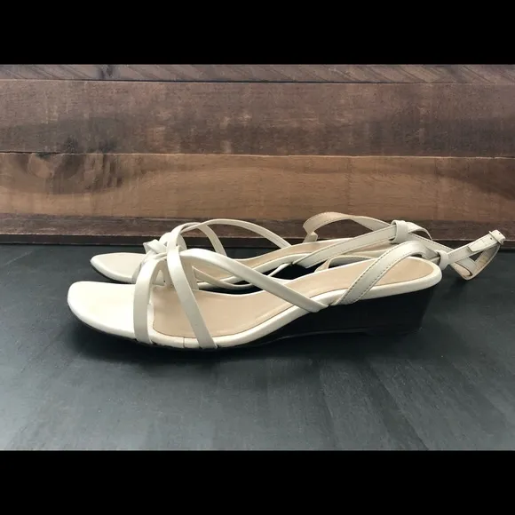 FIND Asymetric Toe Thong Wedge Peeptoe Sandals