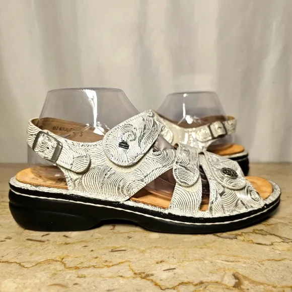 Finn Comfort Womens Silver Metallic Swirl Leather Sandals Size EU 40/US 9-9.5