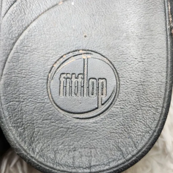 Fitflop Lulu Leather Toepost Thong Sandals