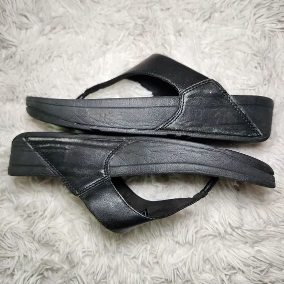 Fitflop Lulu Leather Toepost Thong Sandals