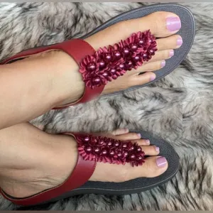 FitFlop Verna Floral Beaded Rumba Thong Sandals Womens Size 11 Berry Toe Post