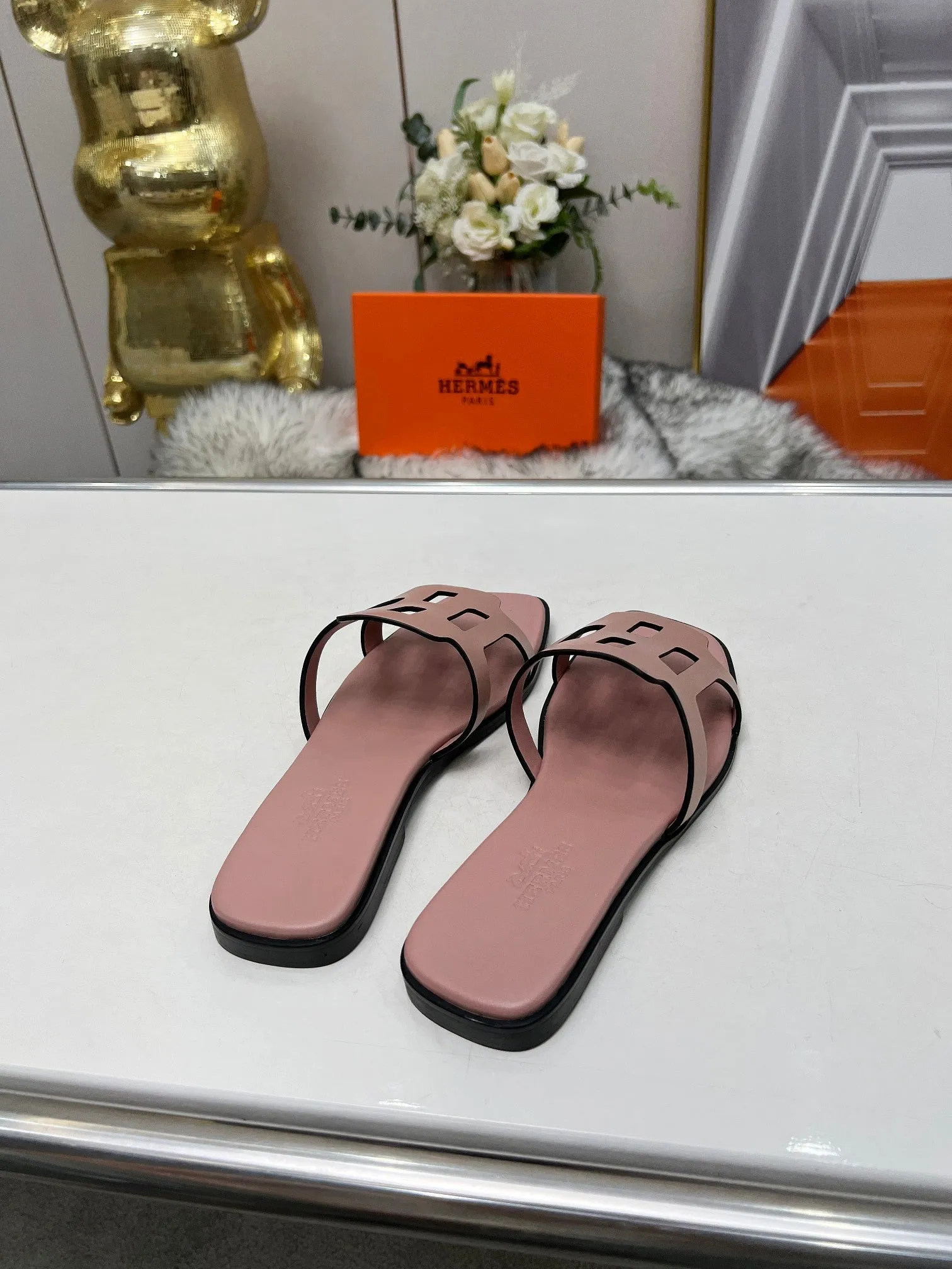 FLATFORM SANDAL LIGHT PINK CALFSKIN