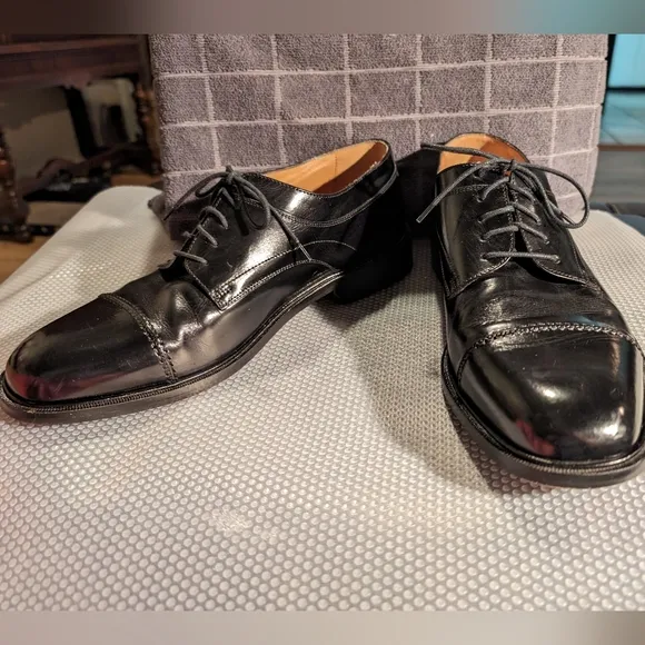 Florsheim Imperial vintage 10 black higloss leather Oxford style lace up loafer