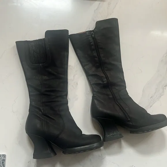 Fluevog Lato tall leather black boots sz 9