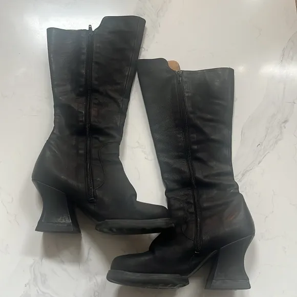 Fluevog Lato tall leather black boots sz 9