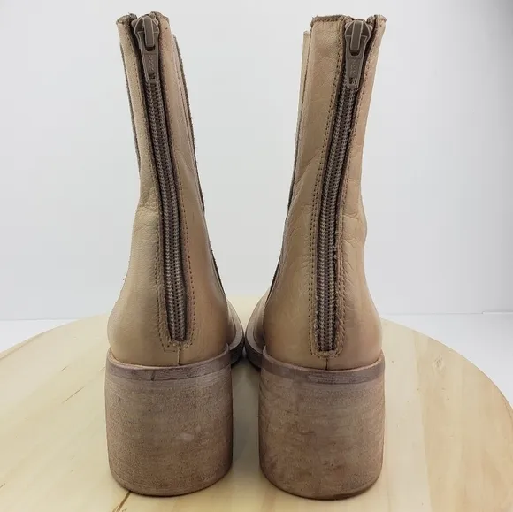 Free People Essential Chelsea Boot Size 38  Sandy Beige Stacked Heel Classic