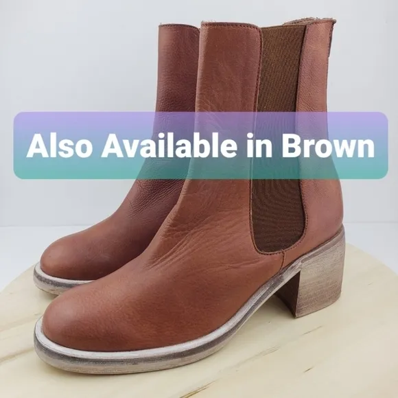 Free People Essential Chelsea Boot Size 38  Sandy Beige Stacked Heel Classic