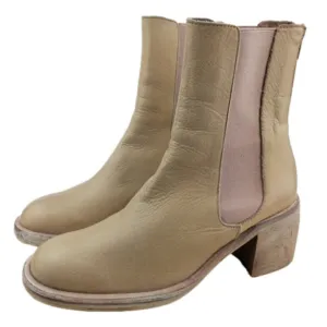Free People Essential Chelsea Boot Size 38  Sandy Beige Stacked Heel Classic