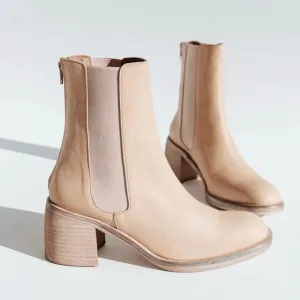Free People Essential Chelsea Boots Size 38