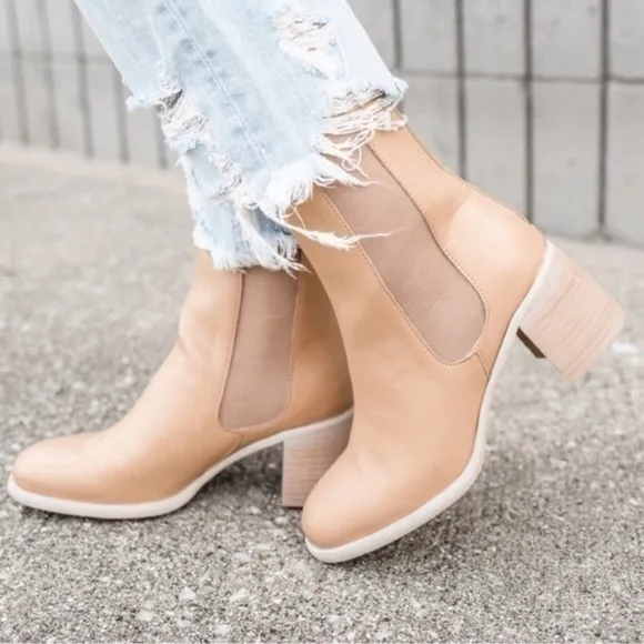 Free People Essential Chelsea Boots Size 38