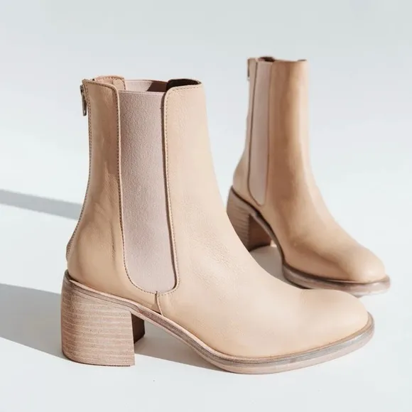 Free People Essential Chelsea Boots Size 38