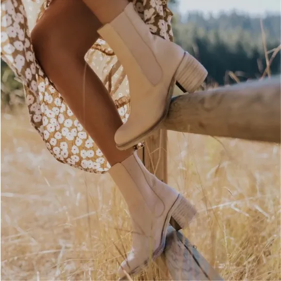 Free People Essential Chelsea Boots Size 38