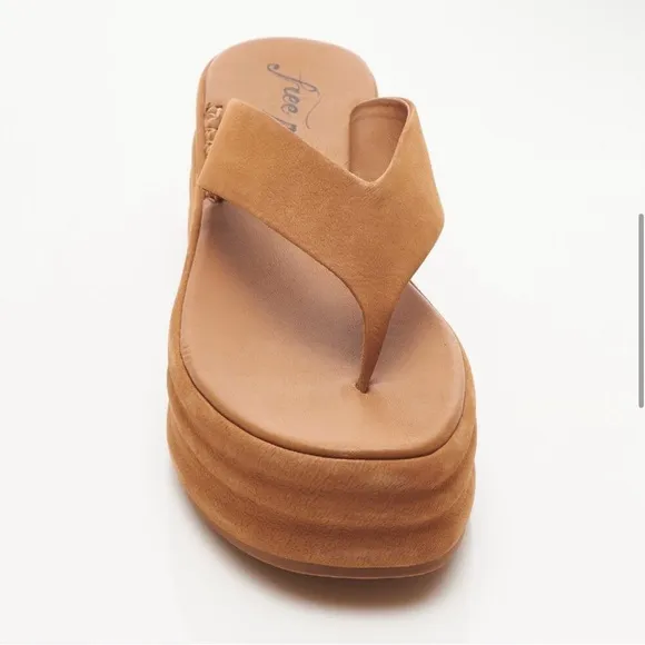 Free People NIB Haven Thong Platform Sandals Sz US 9 in tan