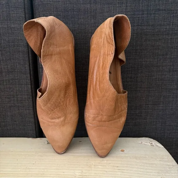 Free People Royale Leather Flat Camel Size 8.5 Retails $198.00