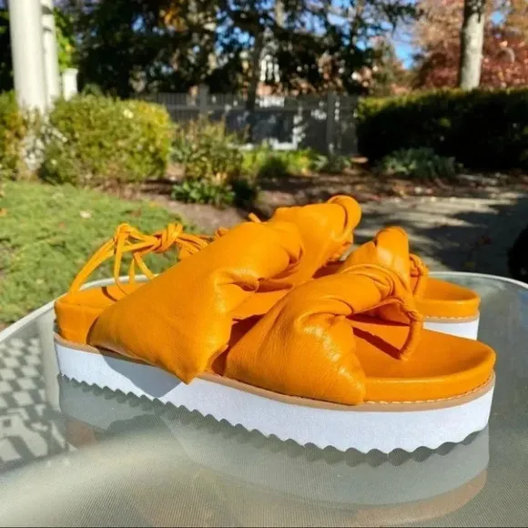 Free People x Vicenza Puffy Flatform Thong Sandals