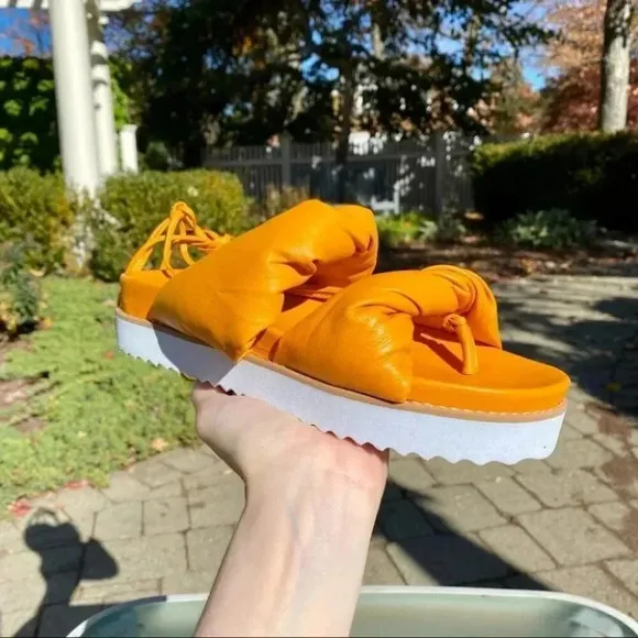 Free People x Vicenza Puffy Flatform Thong Sandals