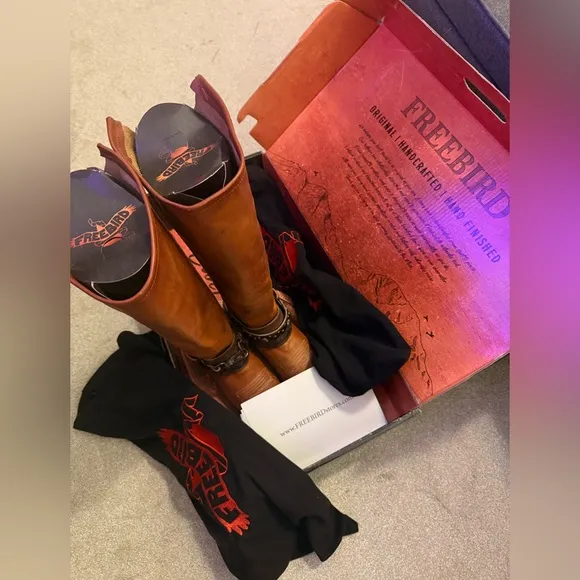 Freebird Rodondo boots in whiskey size 8, NIB original packaging