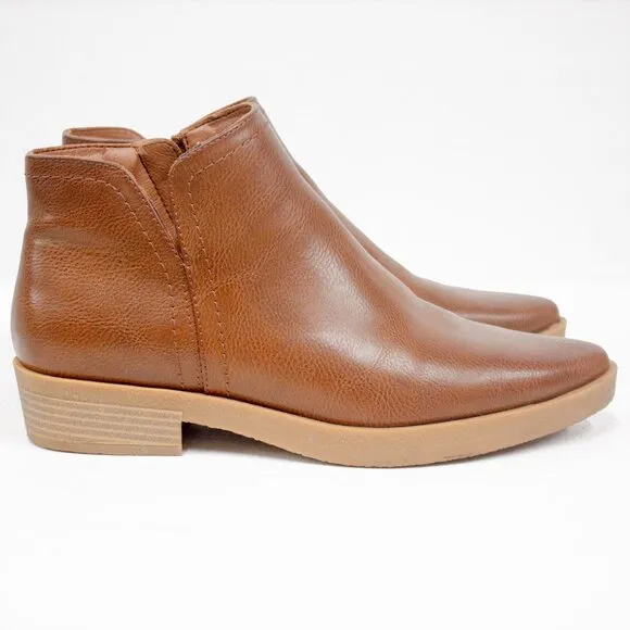 Frye &amp; Co Brown Booties Womens Size 8.5 Pointed Toe Ankle Boots Stacked Heel EUC