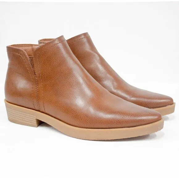 Frye &amp; Co Brown Booties Womens Size 8.5 Pointed Toe Ankle Boots Stacked Heel EUC