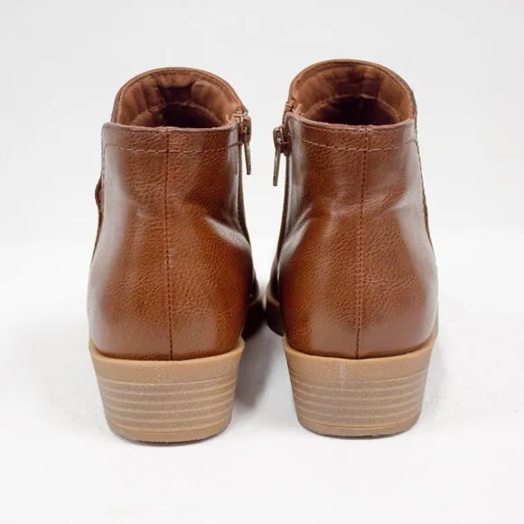Frye &amp; Co Brown Booties Womens Size 8.5 Pointed Toe Ankle Boots Stacked Heel EUC