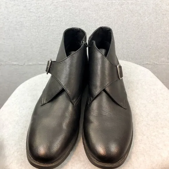 Frye &amp; Co Mens 13 Oliver Stacked Heel Boots Black Faux Leather Crossover Buckle