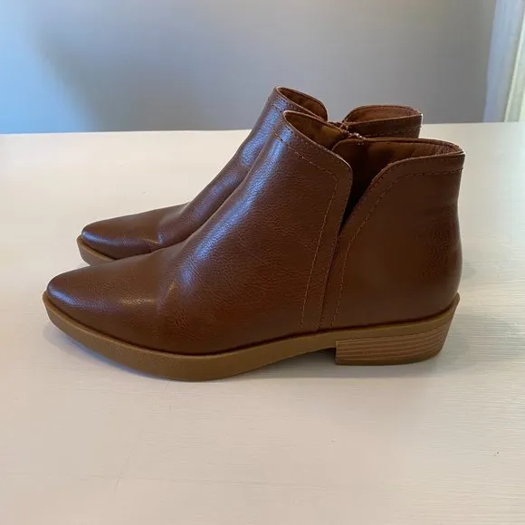 Frye &amp; Co. Women's Booties Pembrooke Redwood Stacked Heel Boots Size 8.5 M PLF22