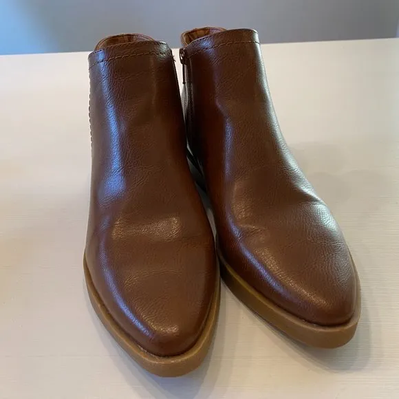 Frye &amp; Co. Women's Booties Pembrooke Redwood Stacked Heel Boots Size 8.5 M PLF22