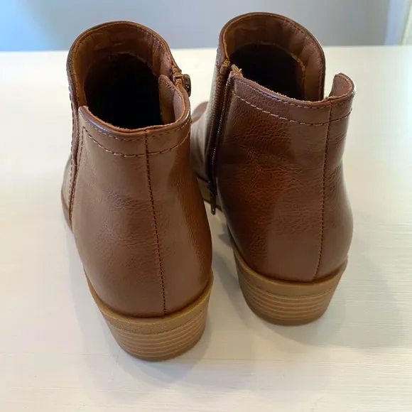 Frye &amp; Co. Women's Booties Pembrooke Redwood Stacked Heel Boots Size 8.5 M PLF22