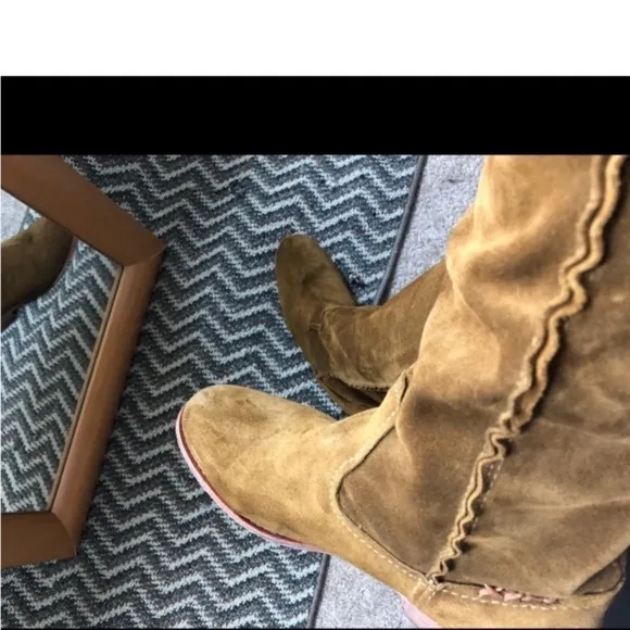 Frye boots 9b,​​​​​​​​​​​​​​​​​​​​​​​​​