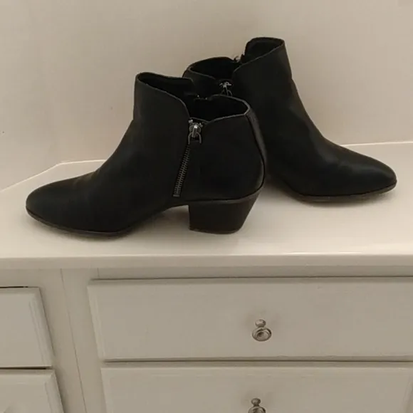 FRYE Judith Black Leather Double Zip Ankle Boots Stacked Heel Booties