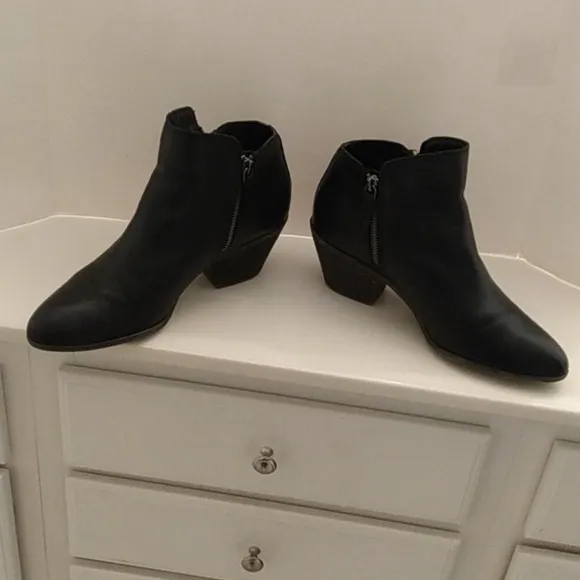 FRYE Judith Black Leather Double Zip Ankle Boots Stacked Heel Booties