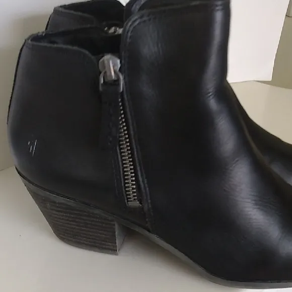 FRYE Judith Black Leather Double Zip Ankle Boots Stacked Heel Booties