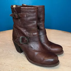 Frye Karla Engineer Boots Stacked Block Heel Leather Buckle Brown Women’s 7.5