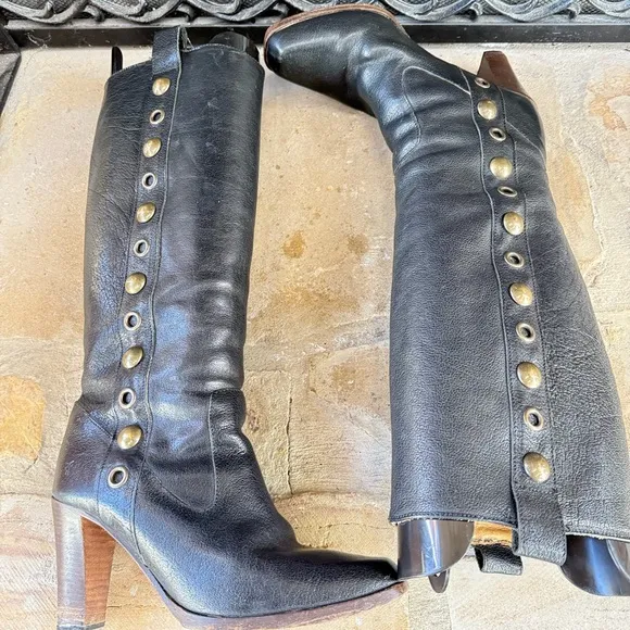 Frye Piper studded chocolate brown stacked heel boots SZ 8.5