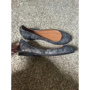 Frye Shoes Women's 7.5 B Carson Ballet Flats Comfort Round Toe Leather Gunmetal