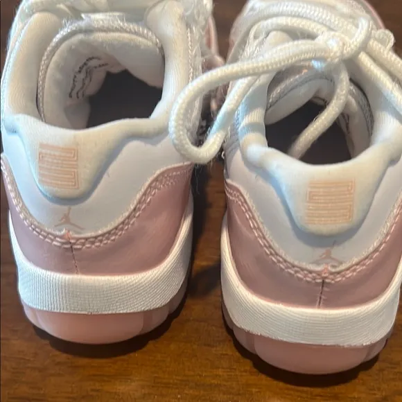 Girls Air Jordan 11 Retro Low - Pink and White