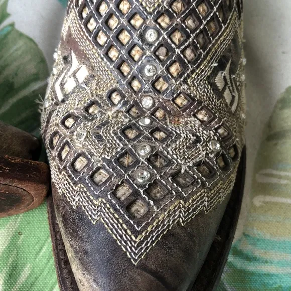 GOLDEN GUNS Studded Rhinestones Western 5664 Cowboy Boots 8