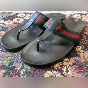 Gucci Iconic Web Green &amp; Red Thong Black Leather Mens Sandals Slides Size 12.5