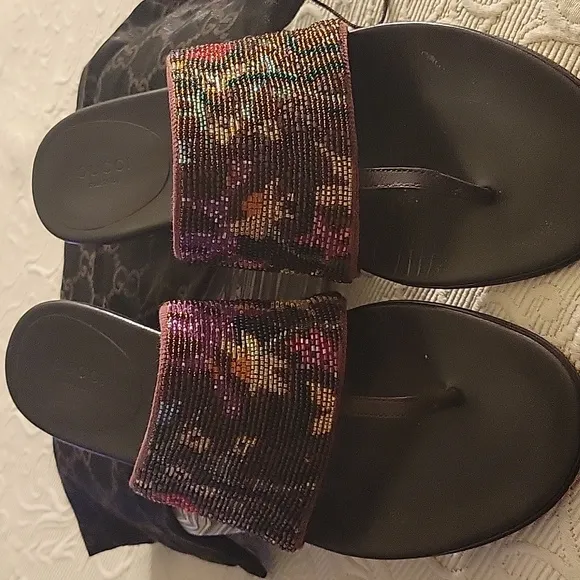 Gucci Thong Sandals Size 9B