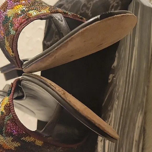 Gucci Thong Sandals Size 9B
