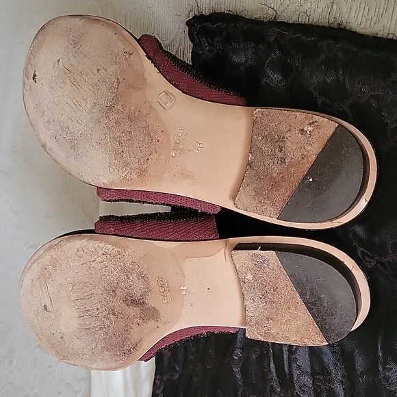 Gucci Thong Sandals Size 9B