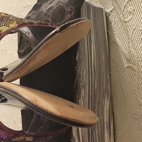 Gucci Thong Sandals Size 9B