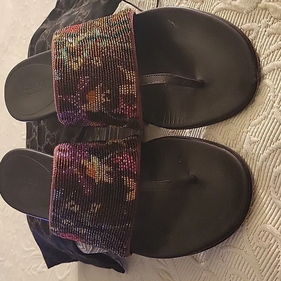 Gucci Thong Sandals Size 9B